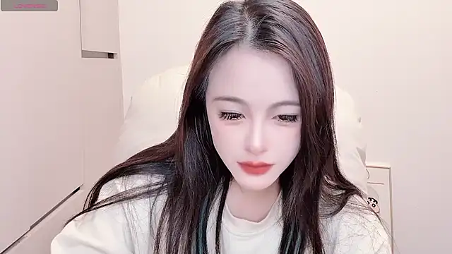 Snapshot of Neyllar chatting on 09.24.25 Neyllar online show from 09.24.25