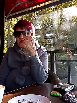 Snapshot of Ely_Elenita chatting on 10.17.25 Ely Elenita online show from 10.17.25