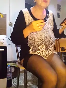 Snapshot of Ely_Elenita chatting on 11.10.25 Ely Elenita online show from 11.10.25