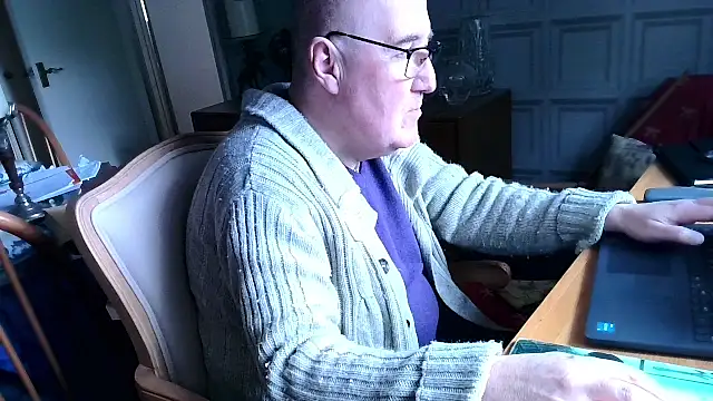 Adamdaddybear online show from 02.18.25