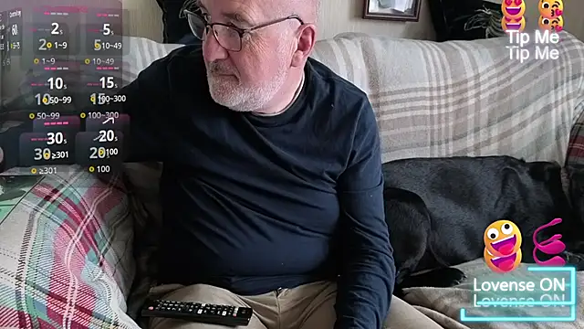 Adamdaddybear online show from 09.20.25