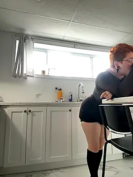 Sweetleeahxx online show from 10.21.25