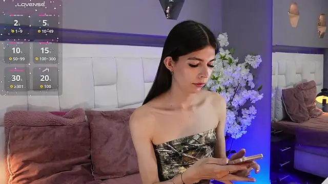 CuteAri online show from 10.18.25