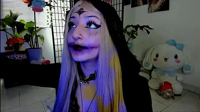 Snapshot of julyana_ chatting on 11.08.25 julyana online show from 11.08.25