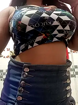 Snapshot of cute-mahek chatting on 01.28.25 cute-mahek online show from 01.28.25
