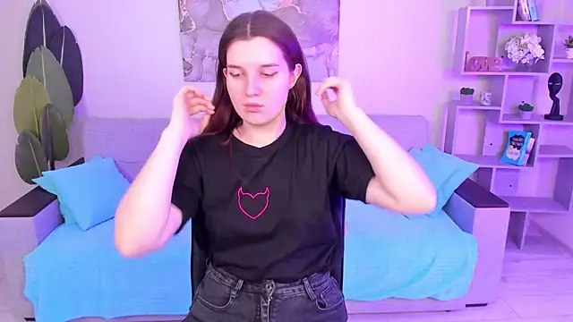 BonneyLove online show from 02.13.25