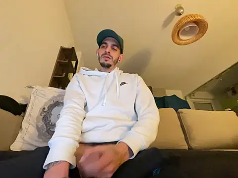 Rebeu313 online show from 02.14.25