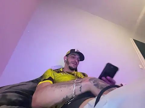 Rebeu313 online show from 04.25.26