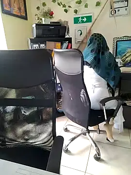 Snapshot of NAJWA-ARAB chatting on 12.18.24 NAJWA-ARAB online show from 12.18.24