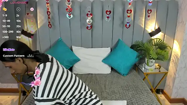 Snapshot of skyyfoxpraga chatting on 02.10.25 skyyfoxpraga online show from 02.10.25