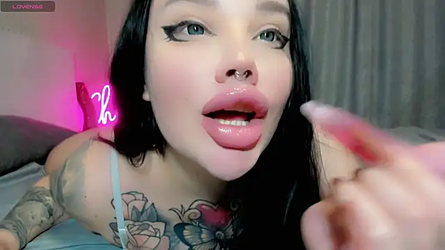 Aira vi online show from 05.18.26