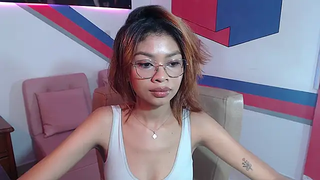 Snapshot of Perla_prg chatting on 12.27.24 Perla prg online show from 12.27.24