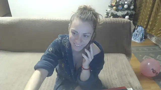 Snapshot of AngelAndDevil92 chatting on 12.14.24 AngelAndDevil92 online show from 12.14.24