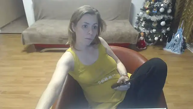 Snapshot of AngelAndDevil92 chatting on 12.16.24 AngelAndDevil92 online show from 12.16.24