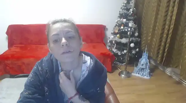 Snapshot of AngelAndDevil92 chatting on 01.18.25 AngelAndDevil92 online show from 01.18.25