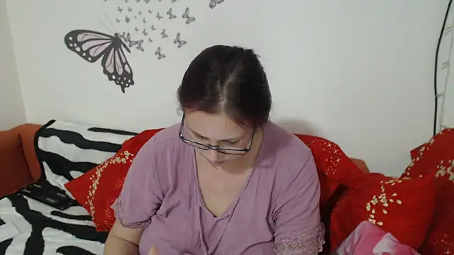 LadyHellene online show from 02.19.25