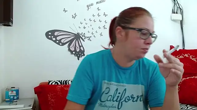 LadyHellene online show from 10.18.25