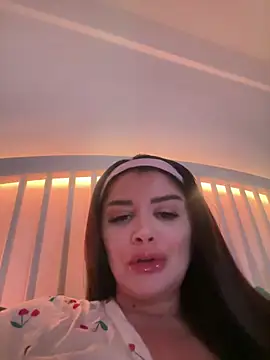 Amberseyes online show from 04.02.26