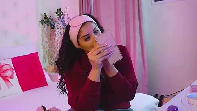 Amberseyes online show from 04.21.26