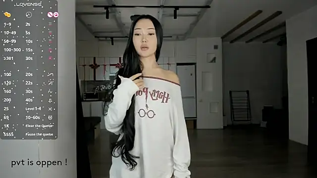 Snapshot of sailorrmoon chatting on 12.18.25 sailorrmoon online show from 12.18.25