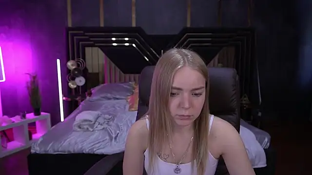 EmilySunshineS online show from 10.13.25