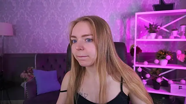 EmilySunshineS online show from 10.17.25