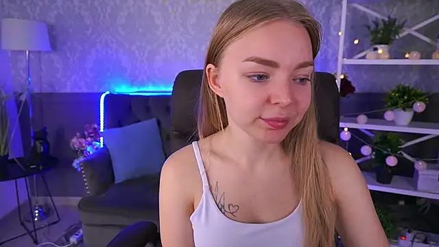 EmilySunshineS online show from 10.22.25