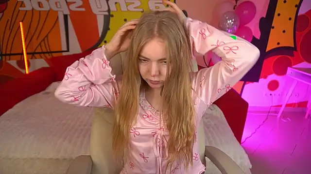 EmilySunshineS online show from 02.20.26