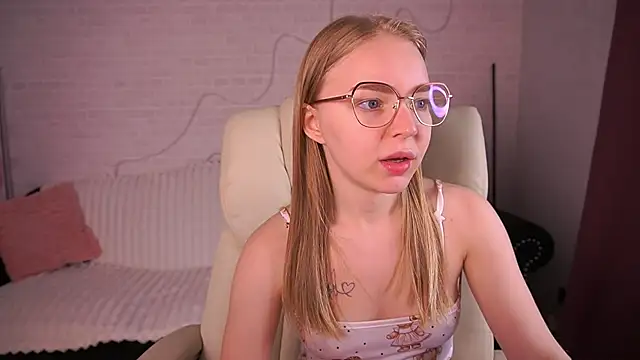 EmilySunshineS online show from 03.17.26