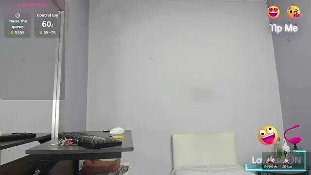 Snapshot of _candy_jade_ chatting on 12.22.25 candy jade online show from 12.22.25