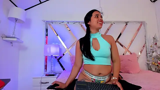 naughty  sara online show from 12.30.24