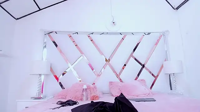 naughty  sara online show from 02.08.25