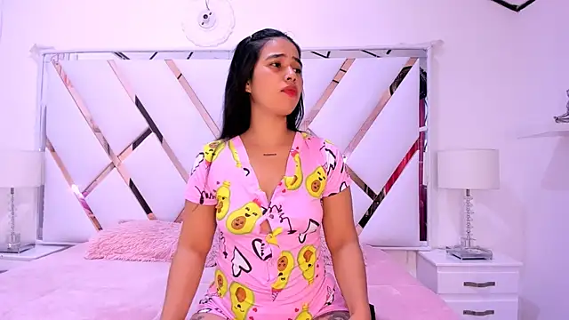 naughty  sara online show from 02.12.25