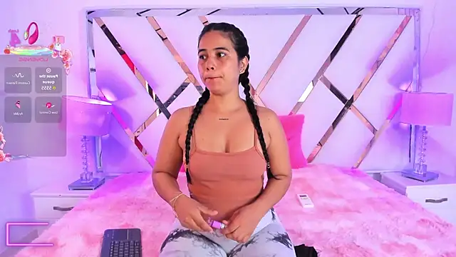 naughty  sara online show from 11.21.25