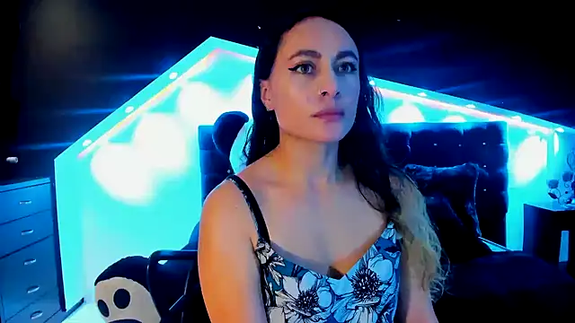 Coral Gibson online show from 02.03.25