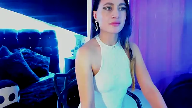 Coral Gibson online show from 02.06.25