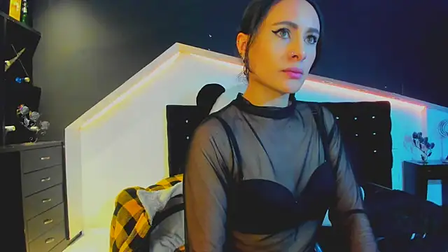 Coral Gibson online show from 03.22.25