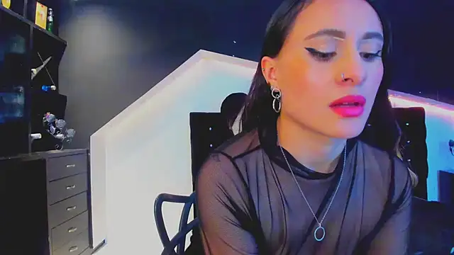 Coral Gibson online show from 03.22.25