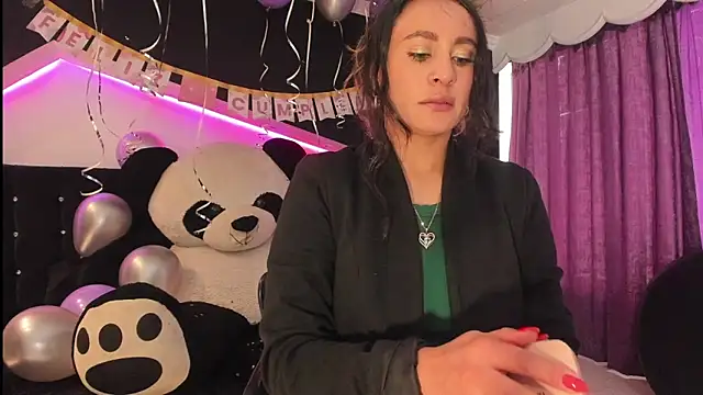 Coral Gibson online show from 03.31.26