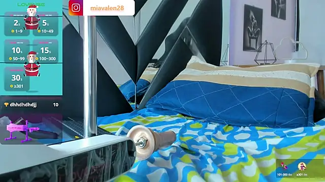 Snapshot of miavalentinaaa chatting on 12.21.24 miavalentinaaa online show from 12.21.24