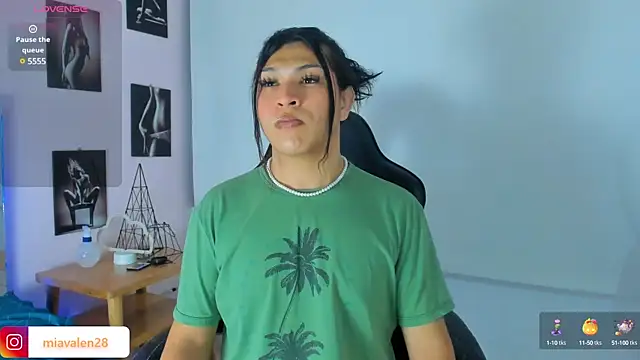 Snapshot of miavalentinaaa chatting on 02.08.25 miavalentinaaa online show from 02.08.25