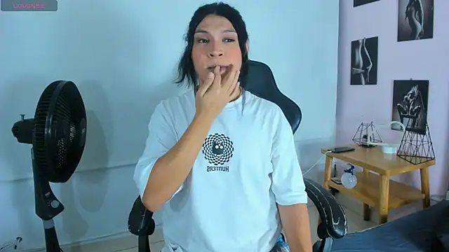 Snapshot of miavalentinaaa chatting on 03.10.25 miavalentinaaa online show from 03.10.25