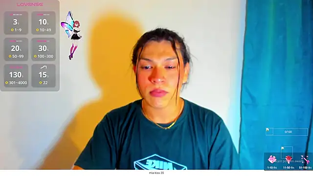 Snapshot of miavalentinaaa chatting on 09.15.25 miavalentinaaa online show from 09.15.25