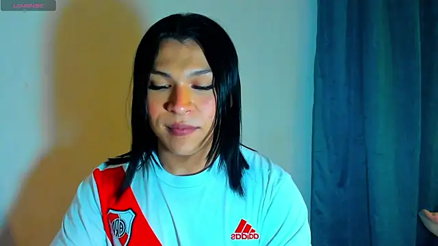 Snapshot of miavalentinaaa chatting on 11.06.25 miavalentinaaa online show from 11.06.25