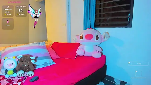 Snapshot of miavalentinaaa chatting on 11.24.25 miavalentinaaa online show from 11.24.25