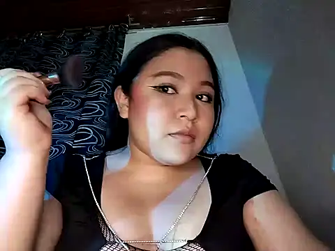 Snapshot of sharyl_24 chatting on 10.05.25 sharyl 24 online show from 10.05.25