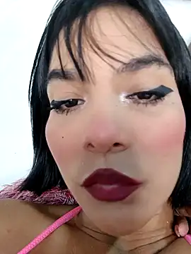 Snapshot of misskitty19-01 chatting on 01.28.25 misskitty19-01 online show from 01.28.25