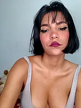 Snapshot of misskitty19-01 chatting on 02.12.25 misskitty19-01 online show from 02.12.25