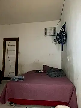 Snapshot of Carolinen chatting on 12.17.25 Carolinen online show from 12.17.25