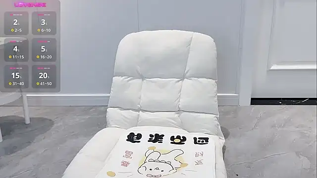 Snapshot of jiaozi-kiss chatting on 10.24.25 jiaozi-kiss online show from 10.24.25